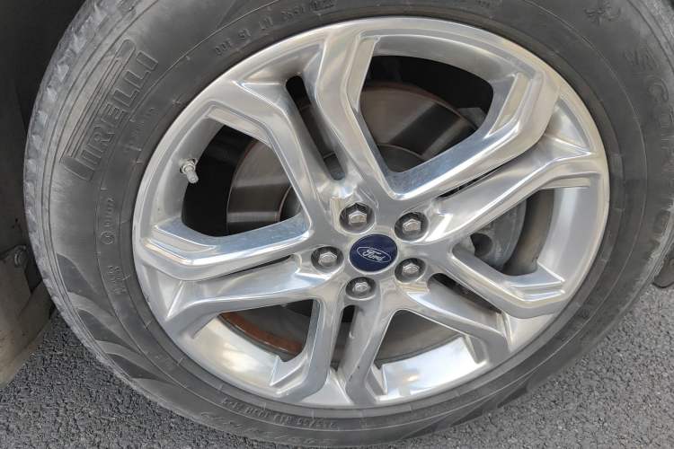 Used Ford Edge 2018 EcoBoost 245 Two-Wheel-Drive Titanium 7-Seater China V Standard Right Front Wheel Hub