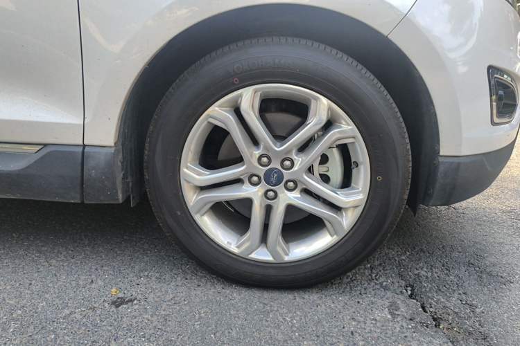 Used Ford Edge 2018 EcoBoost 245 Two-Wheel-Drive Titanium 7-Seater China V Standard Right Front Wheel Hub