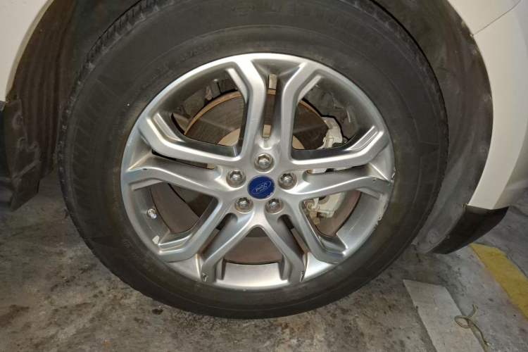 Used Ford Edge 2018 EcoBoost 245 Two-Wheel-Drive Titanium 7-Seater China V Standard Right Front Wheel Hub