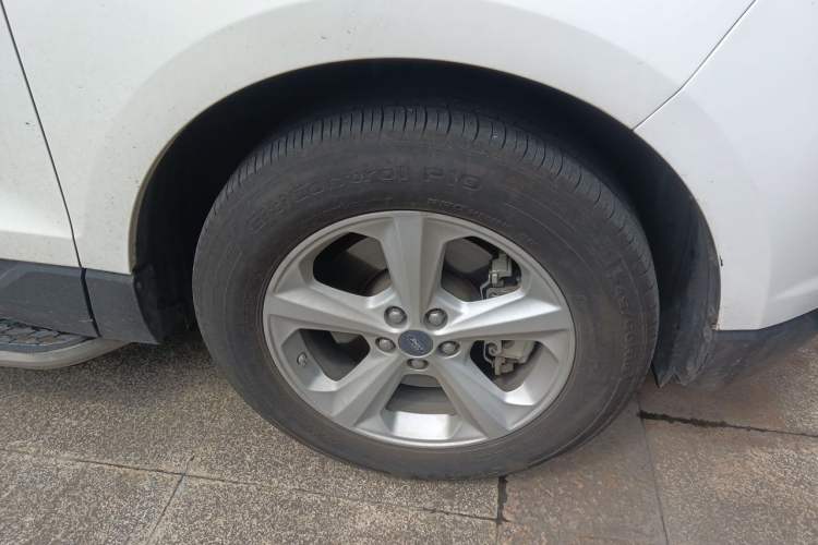 Used Ford Edge 2018 EcoBoost 245 Two-Wheel-Drive Titanium 5-Seater China V Standard Right Front Wheel Hub