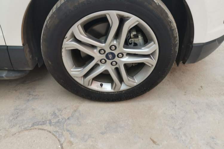 Used Ford Edge 2018 EcoBoost 245 Two-Wheel-Drive Titanium 7-Seater China V Standard Right Front Wheel Hub