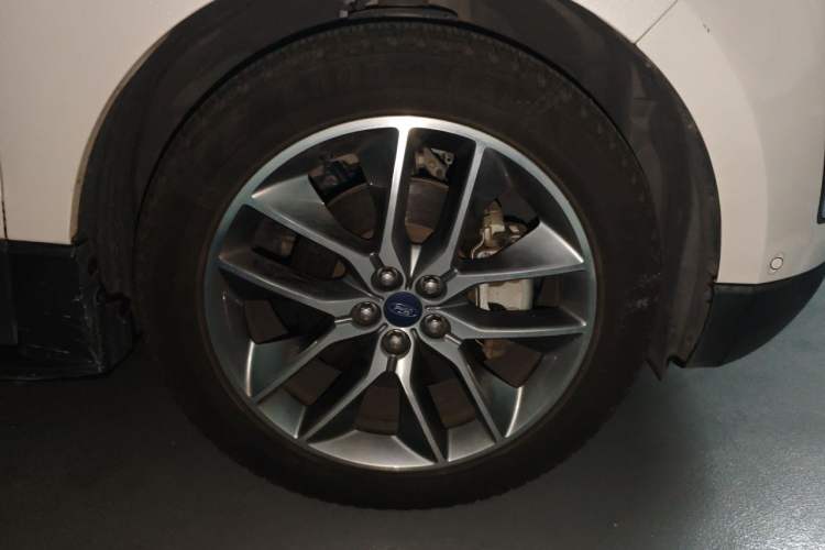 Used Ford Edge 2018 EcoBoost 245 4x4 Titanium Plus 7-Seater China V Standard Right Front Wheel Hub