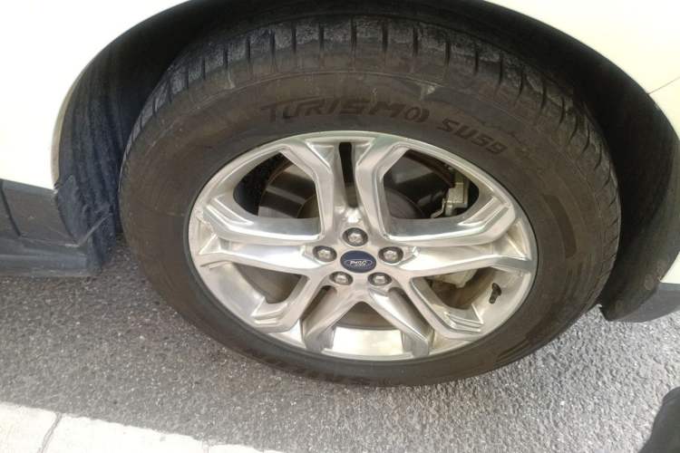 Used Ford Edge 2018 EcoBoost 245 Two-Wheel-Drive Titanium 7-Seater China V Standard Right Front Wheel Hub