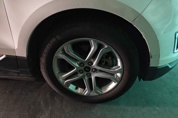 Used Ford Edge 2018 EcoBoost 245 Two-Wheel-Drive Titanium 7-Seater China V Standard Right Front Wheel Hub