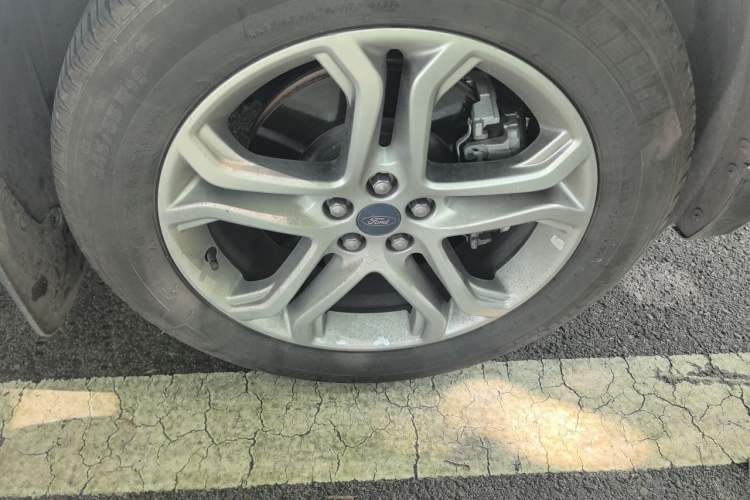 Used Ford Edge 2018 EcoBoost 245 Two-Wheel-Drive Titanium 7-Seater China V Standard Right Front Wheel Hub
