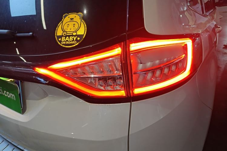 Used Ford Edge 2018 EcoBoost 245 Two-Wheel-Drive Titanium 7-Seater China V Standard Right Rear Taillight