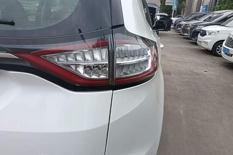 Used Ford Edge 2018 EcoBoost 245 Two-Wheel-Drive Platinum Edition 7-Seater China V Emission Standard Right Rear Taillight