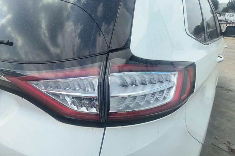 Used Ford Edge 2018 EcoBoost 245 Two-Wheel-Drive Titanium 7-Seater China V Standard Right Rear Taillight