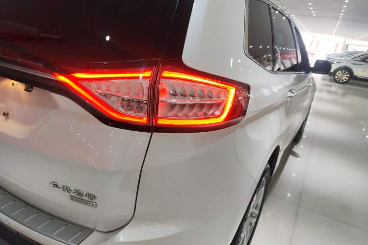 Used Ford Edge 2018 EcoBoost 245 Two-Wheel-Drive Titanium 7-Seater China V Standard Right Rear Taillight