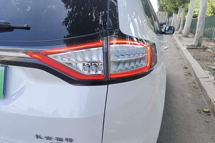 Used Ford Edge 2018 EcoBoost 245 Two-Wheel-Drive Titanium 7-Seater China V Standard Right Rear Taillight