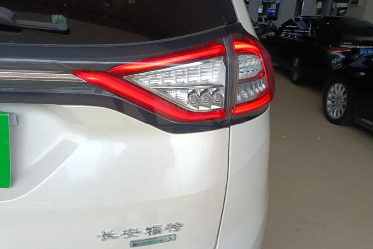 Used Ford Edge 2018 EcoBoost 245 Two-Wheel-Drive Titanium 7-Seater China V Standard Right Rear Taillight