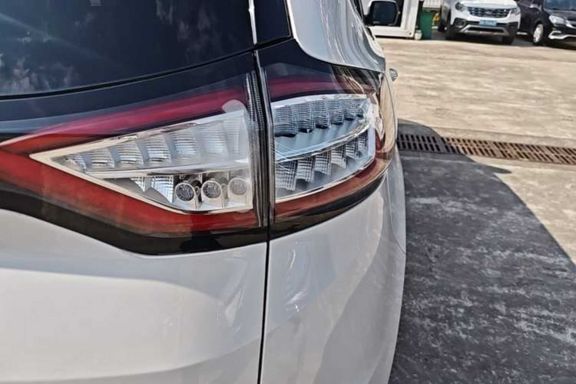 Used Ford Edge 2018 EcoBoost 245 Two-Wheel-Drive Titanium 7-Seater China V Standard Right Rear Taillight