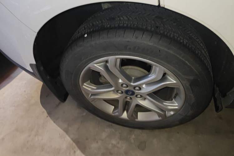 Used Ford Edge 2018 EcoBoost 245 Two-Wheel-Drive Titanium 7-Seater China V Standard Right Rear Wheel Hub