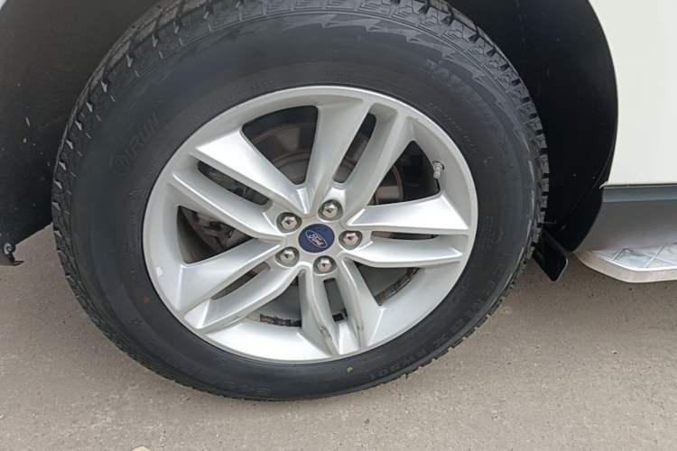 Used Ford Edge 2018 EcoBoost 245 Two-Wheel-Drive Platinum Edition 7-Seater China V Emission Standard Right Rear Wheel Hub