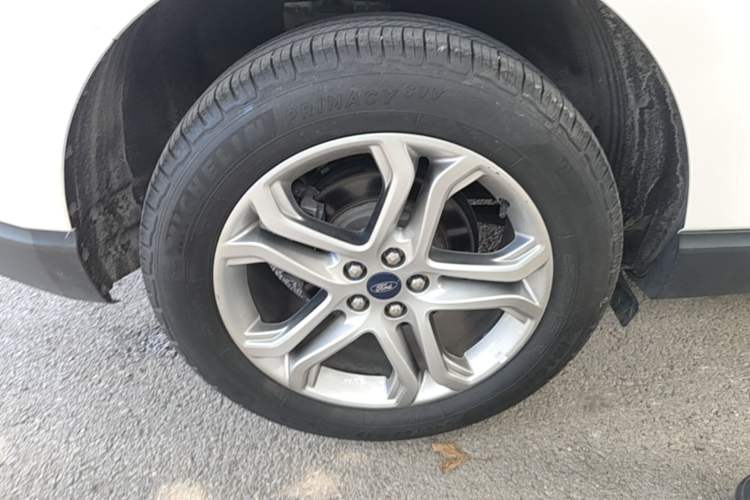 Used Ford Edge 2018 EcoBoost 245 Two-Wheel-Drive Titanium 7-Seater China V Standard Right Rear Wheel Hub