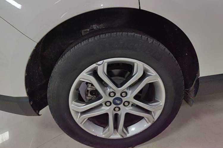 Used Ford Edge 2018 EcoBoost 245 Two-Wheel-Drive Titanium 7-Seater China VI Standard Right Rear Wheel Hub