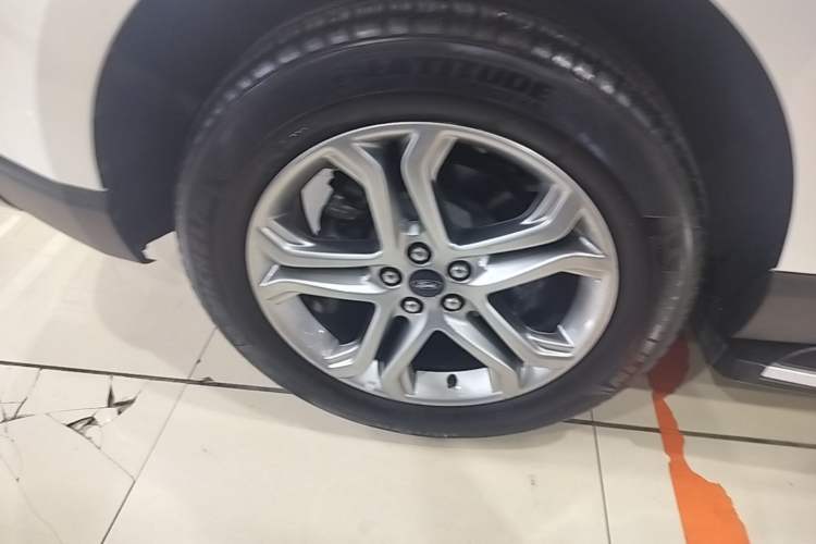 Used Ford Edge 2018 EcoBoost 245 Two-Wheel-Drive Titanium 7-Seater China V Standard Right Rear Wheel Hub