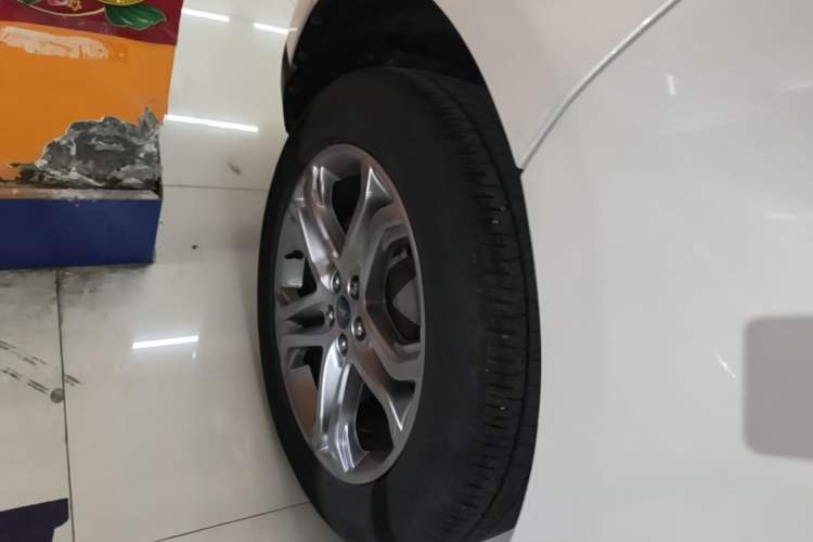 Used Ford Edge 2018 EcoBoost 245 Two-Wheel-Drive Titanium 7-Seater China V Standard Right Rear Wheel Hub