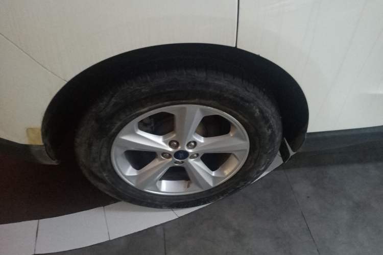 Used Ford Edge 2018 EcoBoost 245 Two-Wheel-Drive Titanium 5-Seater China V Standard Right Rear Wheel Hub