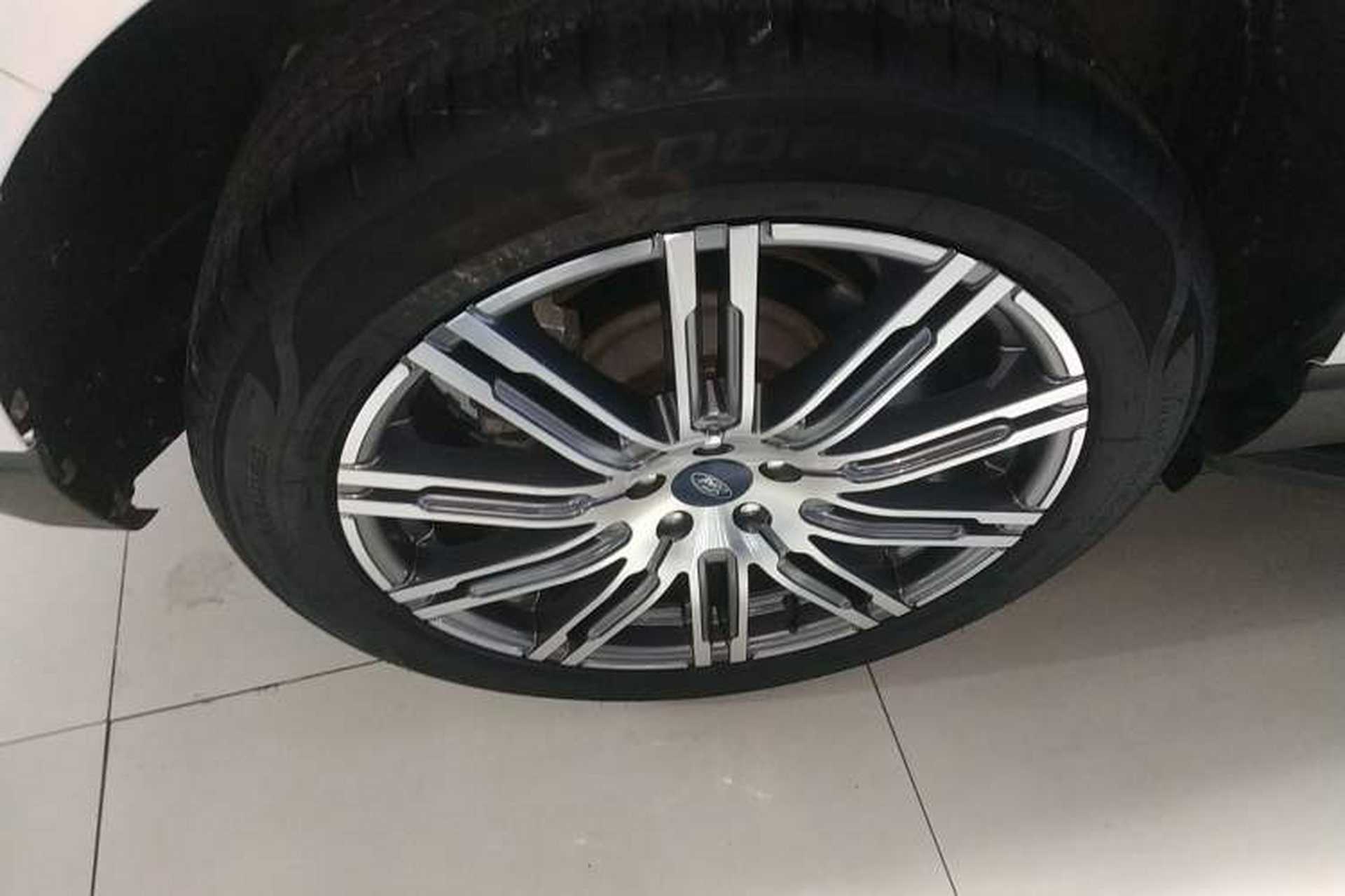 Used Ford Edge 2018 EcoBoost 245 Two-Wheel-Drive Platinum Edition 5 Seats Right Rear Wheel Hub