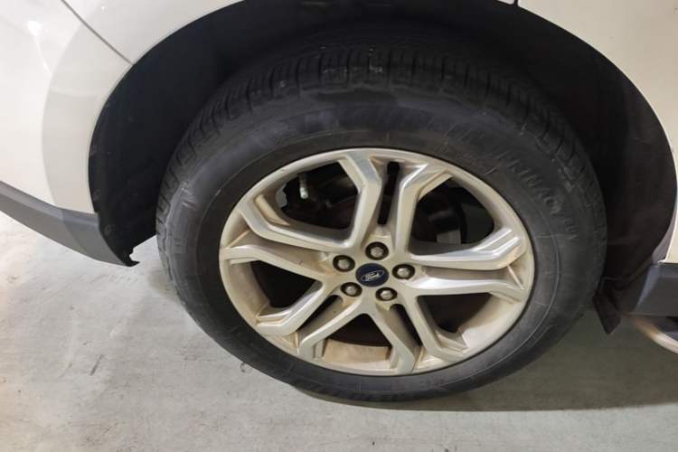 Used Ford Edge 2018 EcoBoost 245 Two-Wheel-Drive Titanium 7-Seater China V Standard Right Rear Wheel Hub