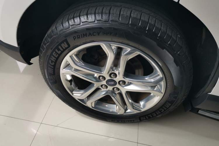 Used Ford Edge 2018 EcoBoost 245 Two-Wheel-Drive Titanium 7-Seater China V Standard Right Rear Wheel Hub