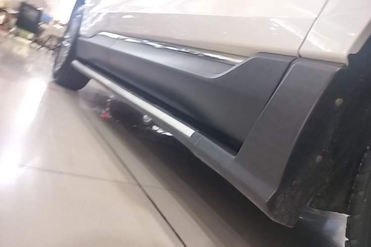 Used Ford Edge 2018 EcoBoost 245 Two-Wheel-Drive Titanium 7-Seater China V Standard Right Side Sill