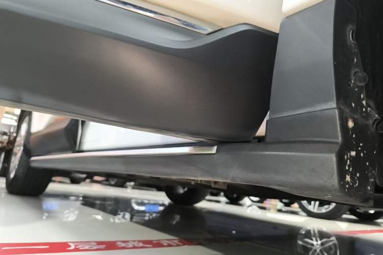 Used Ford Edge 2018 EcoBoost 245 Two-Wheel-Drive Titanium 7-Seater China V Standard Right Side Sill