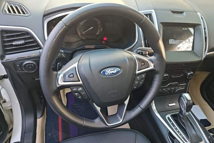 Used Ford Edge 2018 EcoBoost 245 Two-Wheel-Drive Titanium 7-Seater China V Standard Steering Wheel