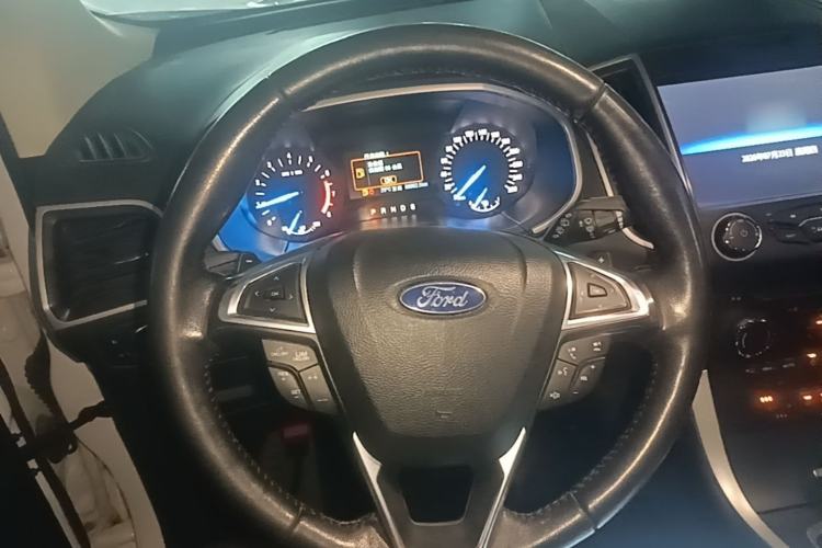 Used Ford Edge 2018 EcoBoost 245 Two-Wheel-Drive Platinum Edition 7-Seater China V Emission Standard Steering Wheel