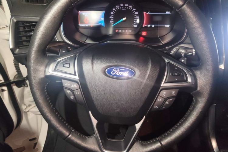 Used Ford Edge 2018 EcoBoost 245 Two-Wheel-Drive Titanium 7-Seater China V Standard Steering Wheel