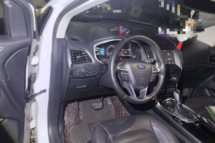 Used Ford Edge 2018 EcoBoost 245 Two-Wheel-Drive Titanium 7-Seater China V Standard Steering Wheel