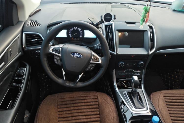 Used Ford Edge 2018 EcoBoost 245 Two-Wheel-Drive Titanium 7-Seater China V Standard Steering Wheel