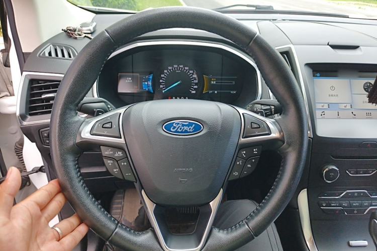 Used Ford Edge 2018 EcoBoost 245 Two-Wheel-Drive Titanium 7-Seater China V Standard Steering Wheel