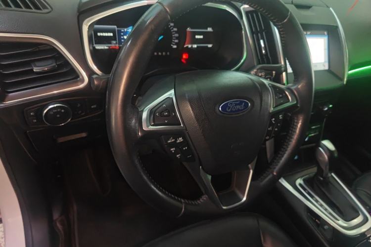 Used Ford Edge 2018 EcoBoost 245 Two-Wheel-Drive Titanium 7-Seater China V Standard Steering Wheel