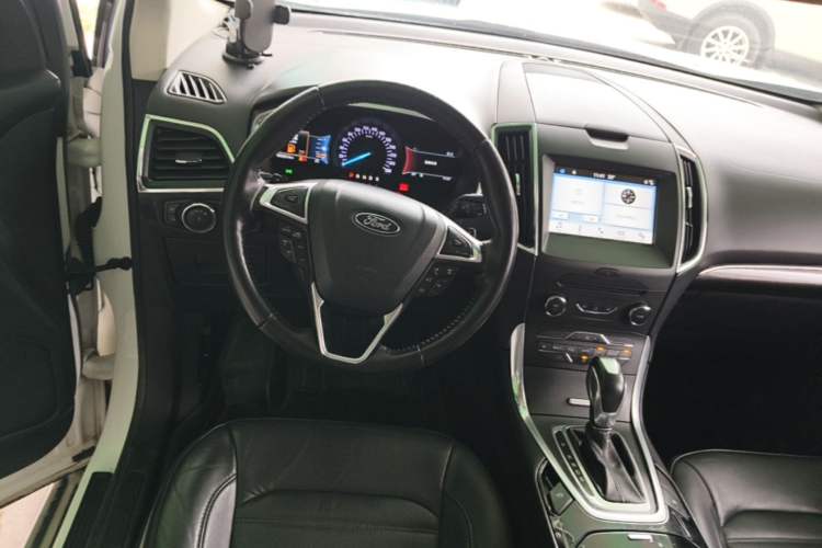 Used Ford Edge 2018 EcoBoost 245 Two-Wheel-Drive Titanium 7-Seater China V Standard Steering Wheel
