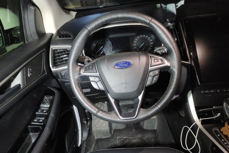 Used Ford Edge 2018 Facelifted EcoBoost 245 Two-Wheel-Drive Platinum Edition 5 Seats China V Emission Standard Steering Wheel