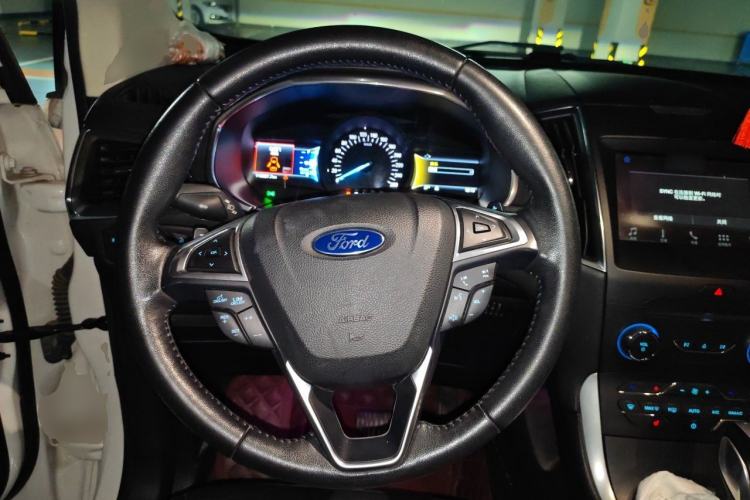 Used Ford Edge 2018 EcoBoost 245 Two-Wheel-Drive Titanium 7-Seater China V Standard Steering Wheel