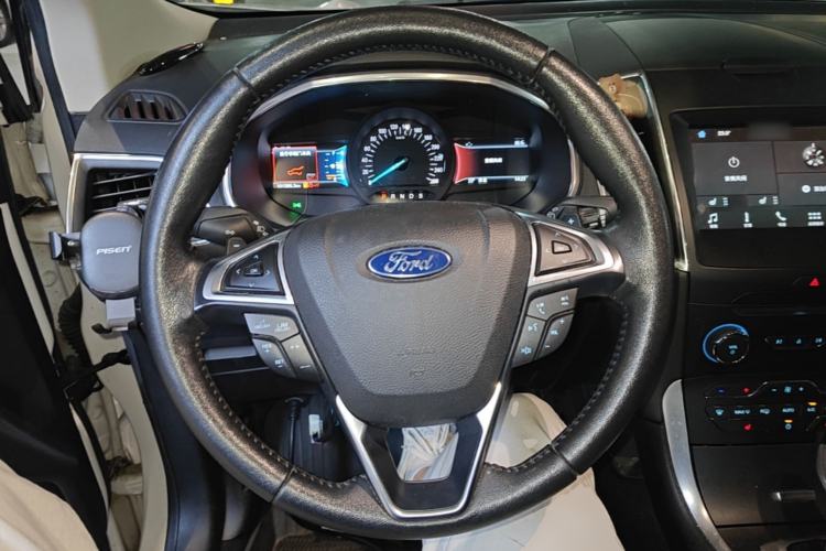Used Ford Edge 2018 EcoBoost 245 Two-Wheel-Drive Titanium 7-Seater China V Standard Steering Wheel