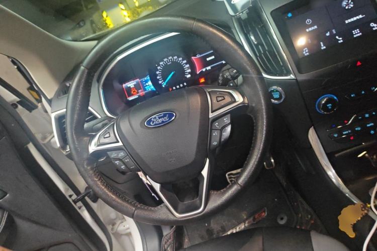 Used Ford Edge 2018 EcoBoost 245 Two-Wheel-Drive Titanium 7-Seater China V Standard Steering Wheel