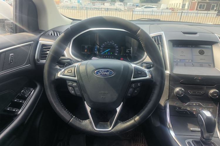 Used Ford Edge 2018 EcoBoost 245 Two-Wheel-Drive Titanium 7-Seater China V Standard Steering Wheel