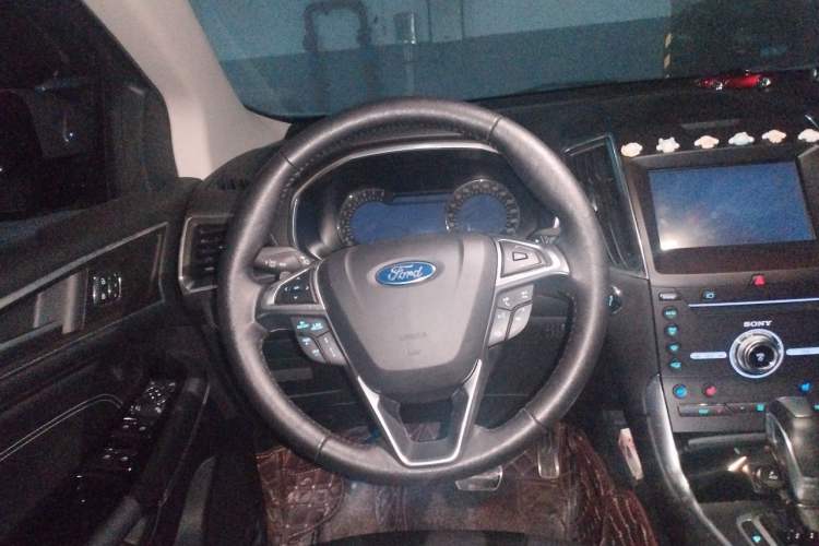 Used Ford Edge 2018 EcoBoost 245 Four-Wheel Drive Titanium Plus 7-Seater China VI Standard Steering Wheel