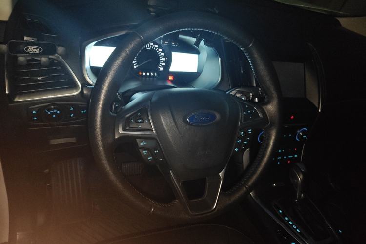 Used Ford Edge 2018 EcoBoost 245 Two-Wheel-Drive Titanium 7-Seater China V Standard Steering Wheel