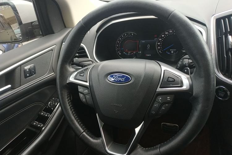 Used Ford Edge 2018 EcoBoost 245 Four-Wheel Drive Titanium 7-Seater Steering Wheel