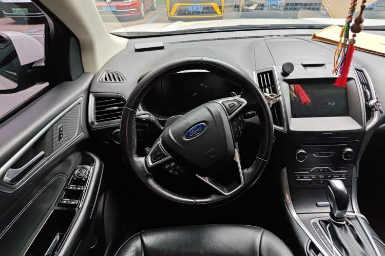 Used Ford Edge 2018 EcoBoost 245 Two-Wheel-Drive Titanium 7-Seater China V Standard Steering Wheel