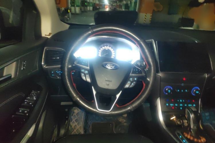 Used Ford Edge 2018 EcoBoost 245 Two-Wheel-Drive Titanium 7-Seater China V Standard Steering Wheel