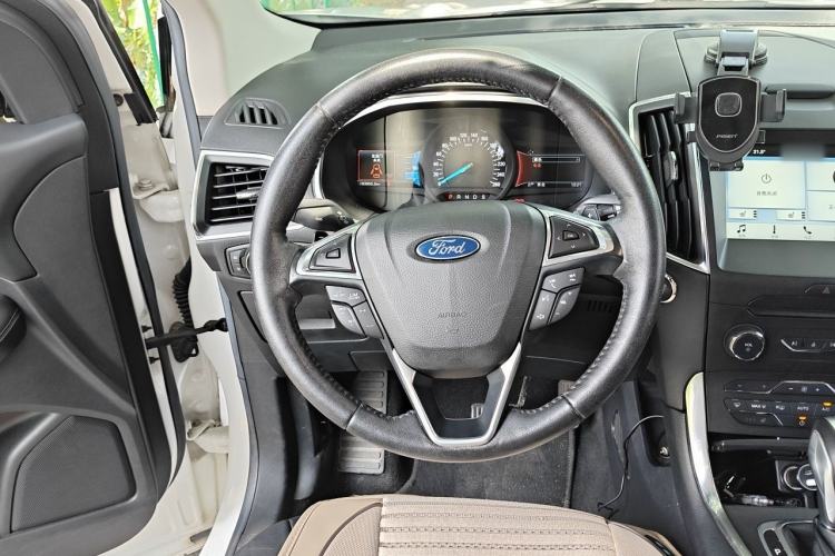 Used Ford Edge 2018 EcoBoost 245 Two-Wheel-Drive Titanium 7-Seater China V Standard Steering Wheel
