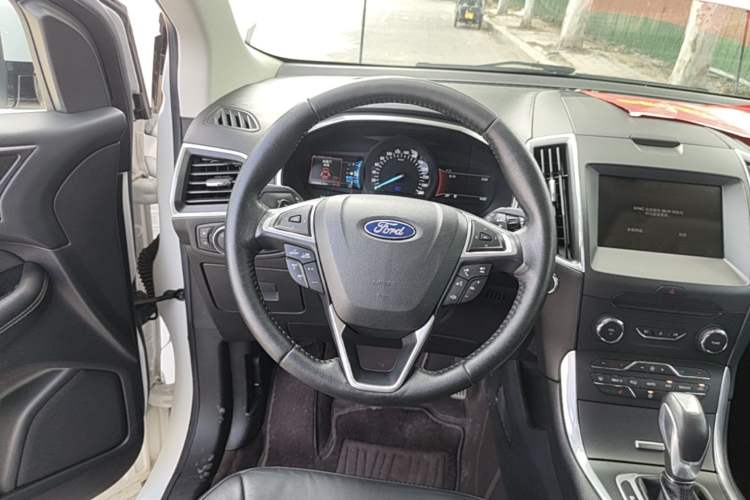 Used Ford Edge 2018 EcoBoost 245 Two-Wheel-Drive Titanium 7-Seater China V Standard Steering Wheel