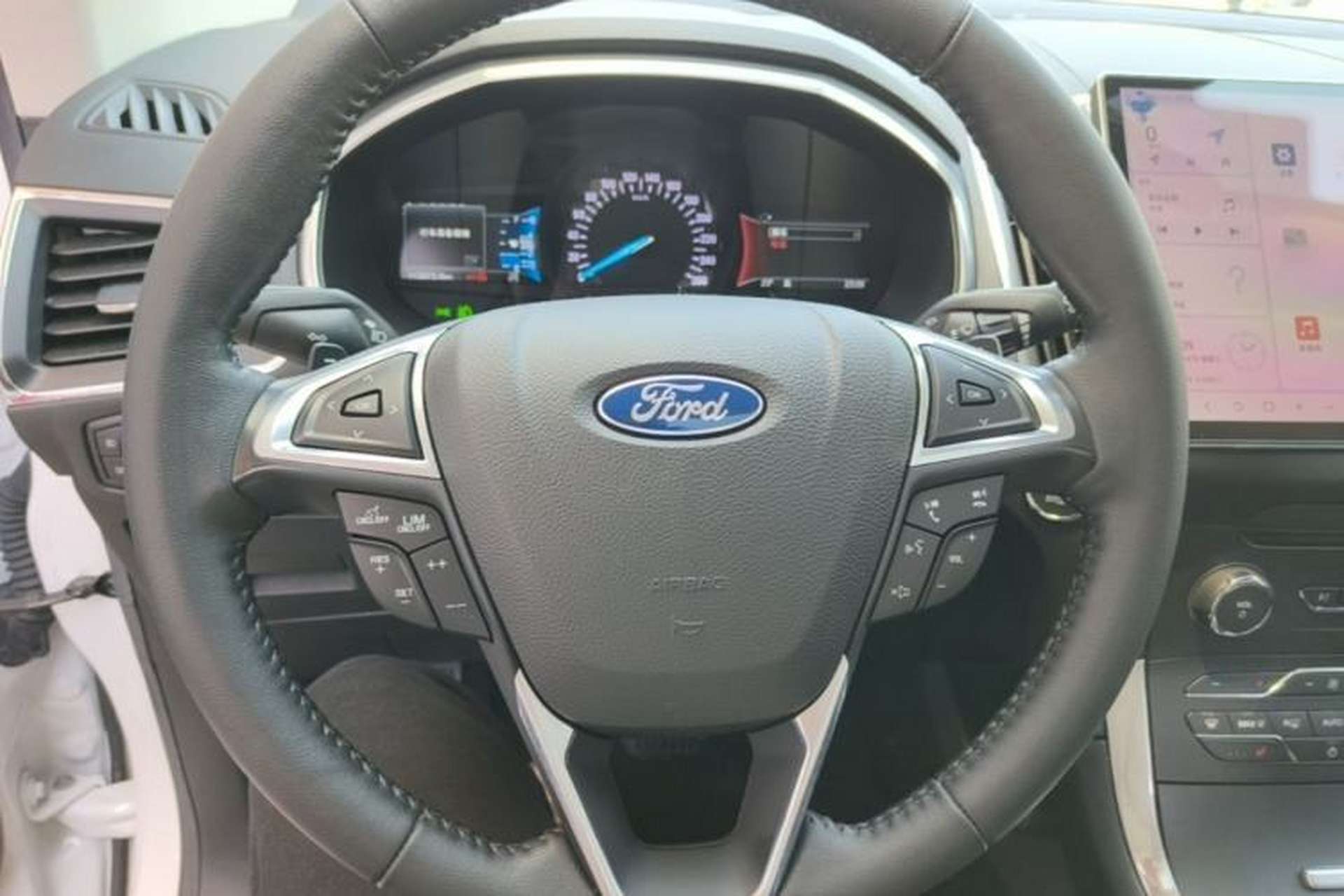 Used Ford Edge 2018 EcoBoost 245 Two-Wheel-Drive Titanium 7-Seater China V Standard Steering Wheel