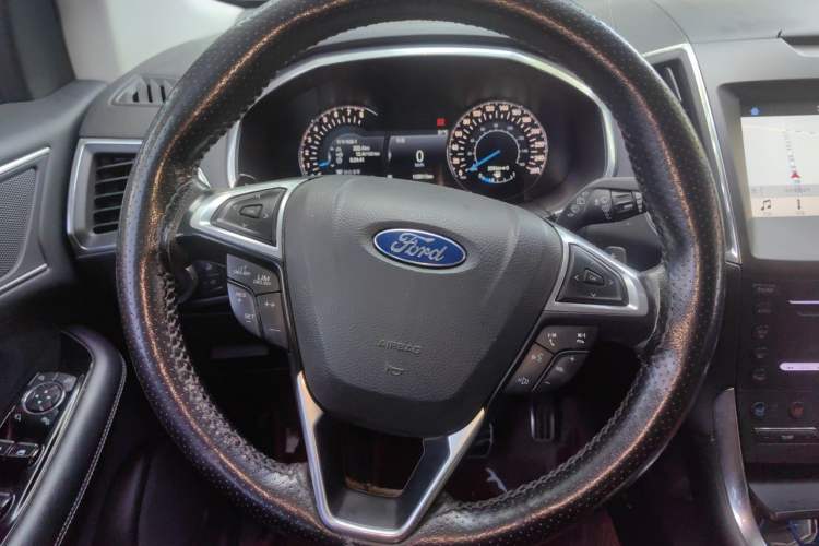 Used Ford Edge 2018 EcoBoost 245 Four-Wheel Drive Titanium 7-Seater Steering Wheel